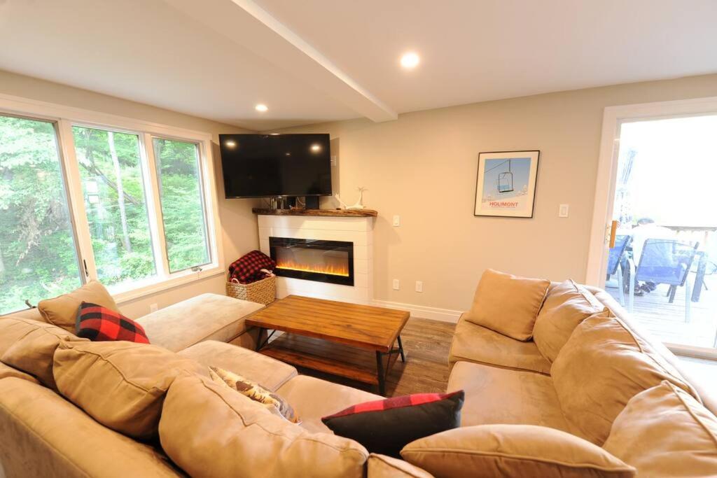 Bike, Hike & Golf Townhouse W/ Hot Tub Hébergement de vacances *
