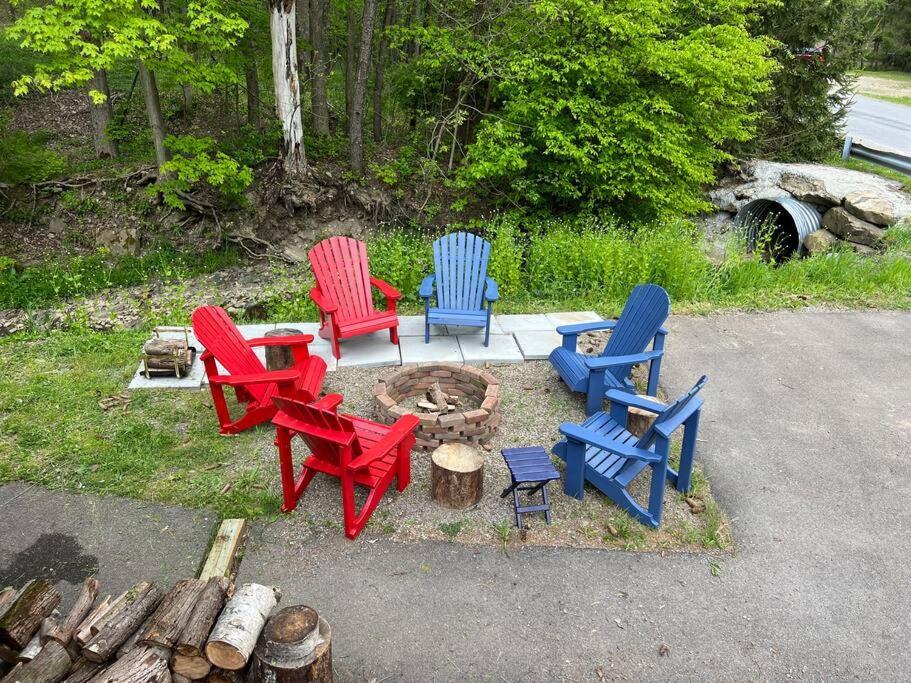 Bike, Hike & Golf Townhouse W/ Hot Tub Hébergement de vacances