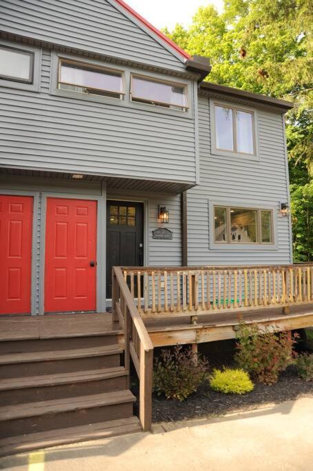 Bike, Hike & Golf Townhouse W/ Hot Tub Hébergement de vacances