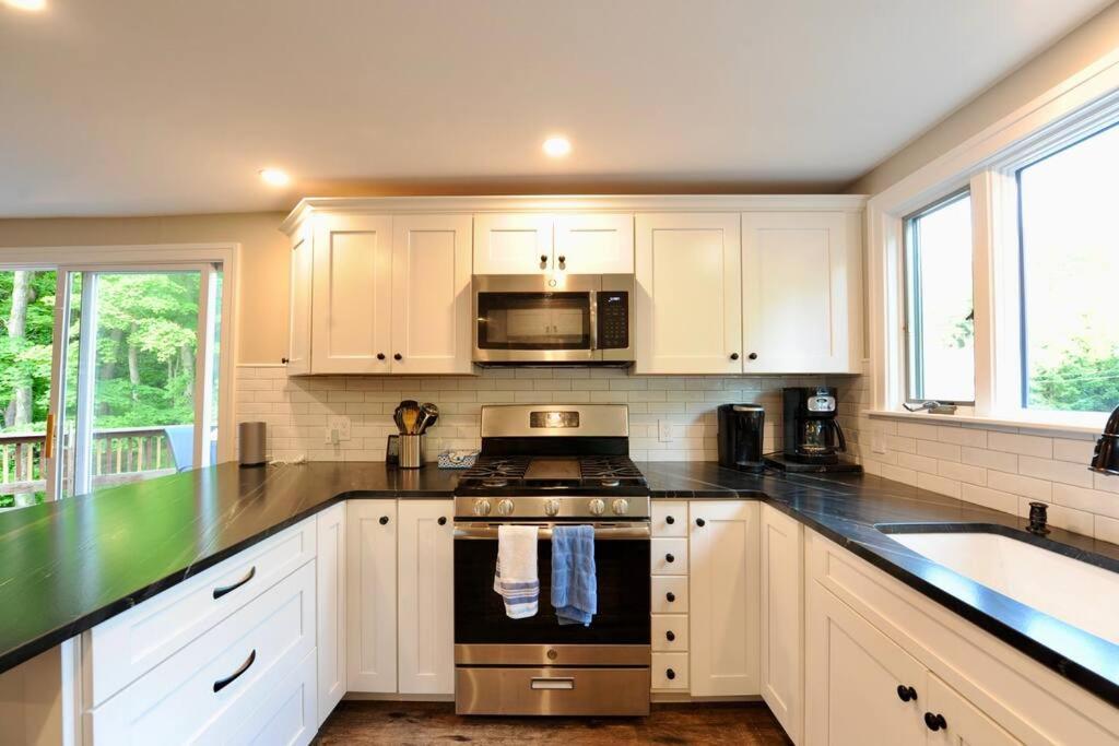 Bike, Hike & Golf Townhouse W/ Hot Tub Ellicottville