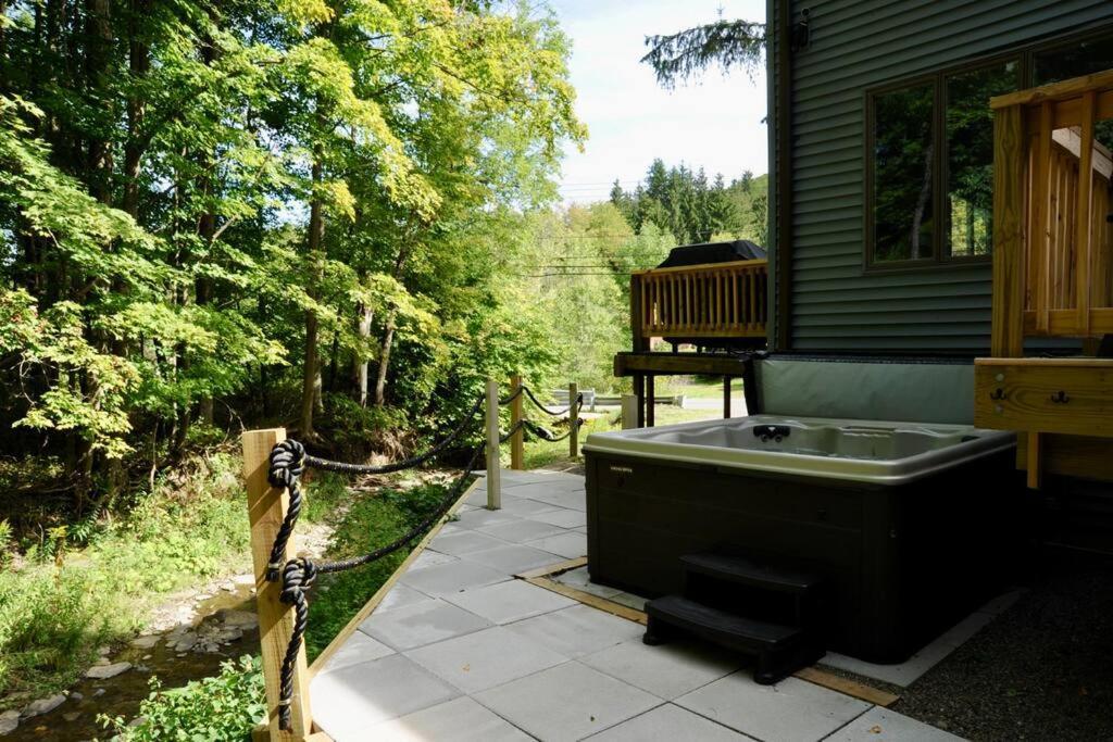 Hébergement de vacances Bike, Hike & Golf Townhouse W/ Hot Tub